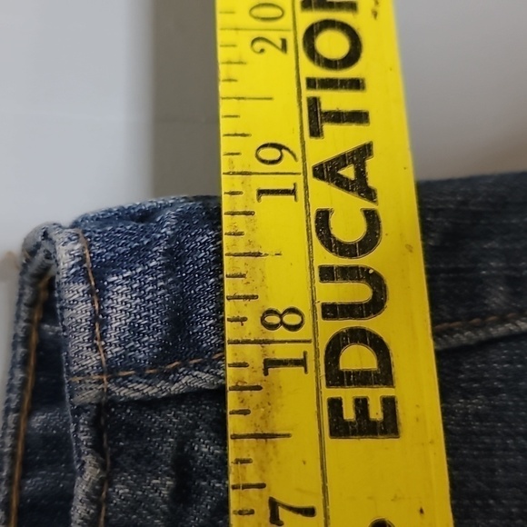 OLD Navy Classic Rise Denim Bermuda Shorts - Picture 3 of 8